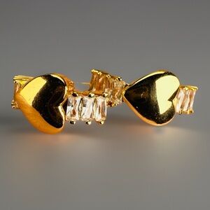 Stunning Light goldtone Bling Heart pierced Earrings